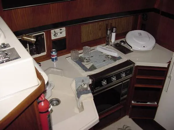 Slide: The Image of Sea Ray Aft Cabin Motoryacht 1986 - 4