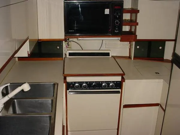 Slide: The Image of Gulfstar Motoryacht 1981 - 1