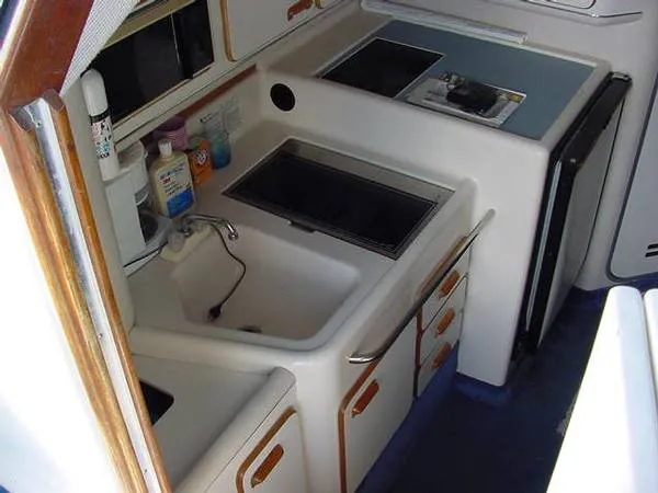 Slide: The Image of Sea Ray Express 1992 - 3