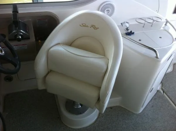 Slide: The Image of Sea Ray 280 Sundancer 2002 - 9