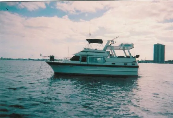 Slide: The Image of Spindrift SUNDECK TRAWLER 1984 - 0