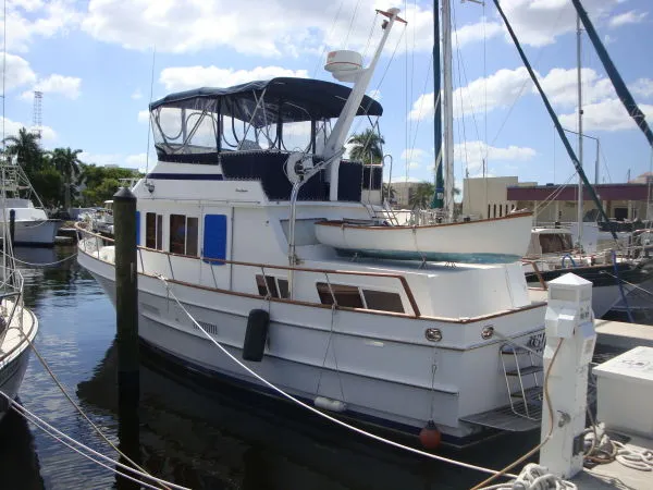 Slide: The Image of Ocean Alexander Double Cabin 1985 - 0