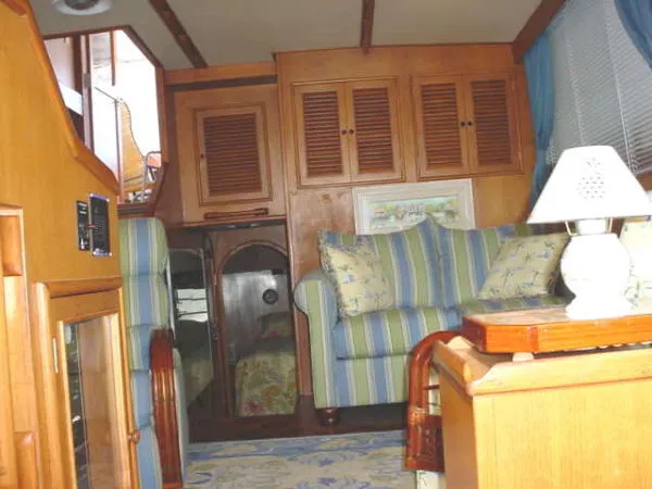 Slide: The Image of Marine Trader Tradewinds 1988 - 10