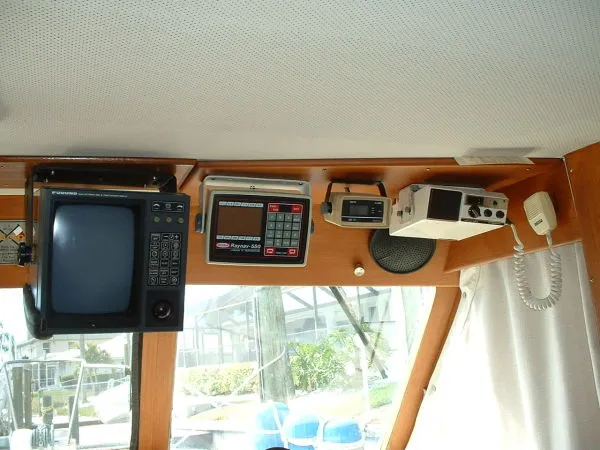 Slide: The Image of Island Gypsy Sedan TRWL 1986 - 11