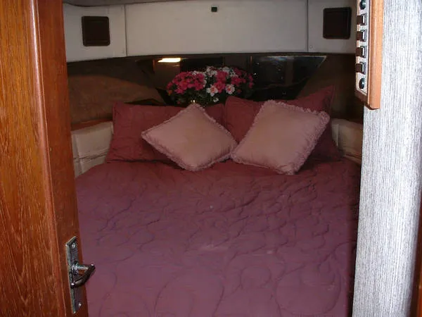 Slide: The Image of Bayliner Motor Yacht 1987 - 1
