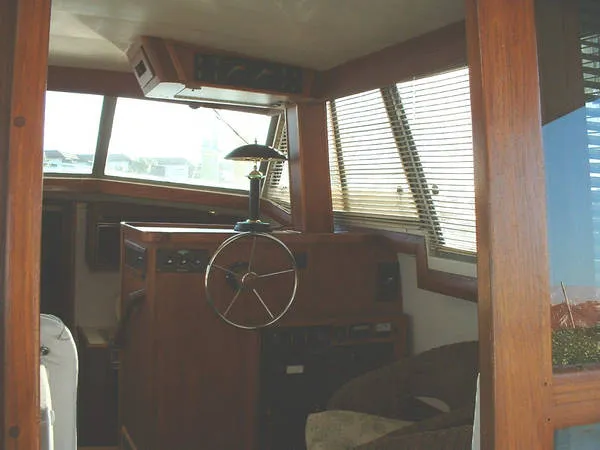 Slide: The Image of Bayliner Motor Yacht 1987 - 6