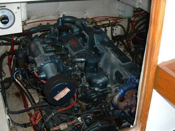 Slide: The Image of Bayliner Motor Yacht 1987 - 7