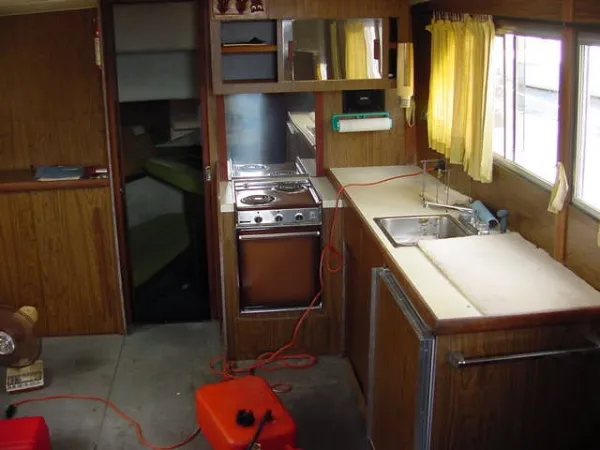 Slide: The Image of Chris-Craft Catalina 1976 - 2