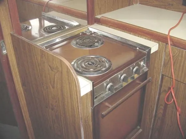 Slide: The Image of Chris-Craft Catalina 1976 - 9