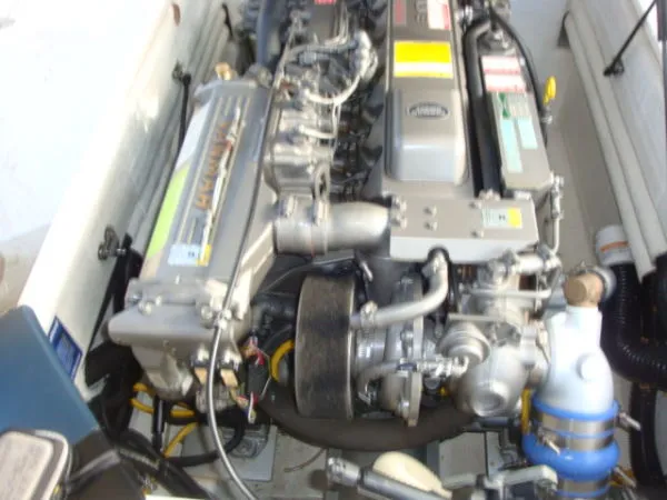Slide: The Image of True World Marine TE 288 Hardtop Diesel Cruiser 2005 - 3