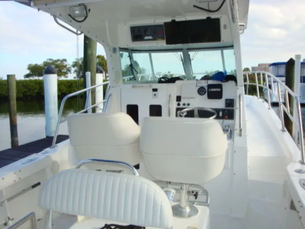 Slide: The Image of True World Marine TE 288 Hardtop Diesel Cruiser 2005 - 5