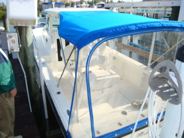 Slide: The Image of True World Marine TE 288 Hardtop Diesel Cruiser 2005 - 8