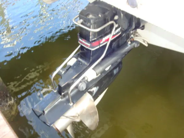 Slide: The Image of True World Marine TE 288 Hardtop Diesel Cruiser 2005 - 9