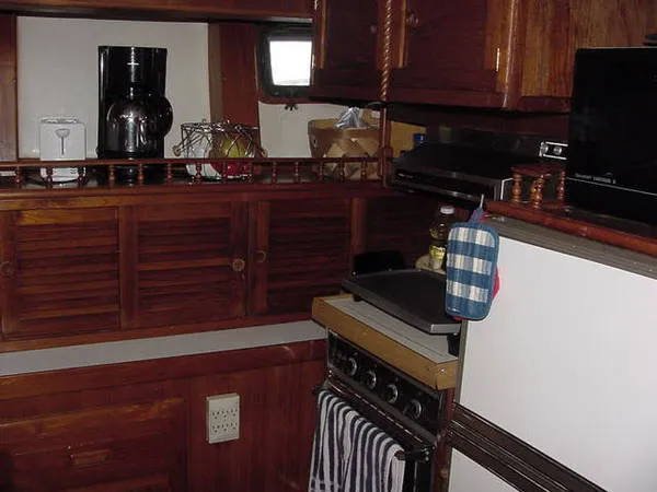 Slide: The Image of Island Trader MOTORSAILER 1980 - 6