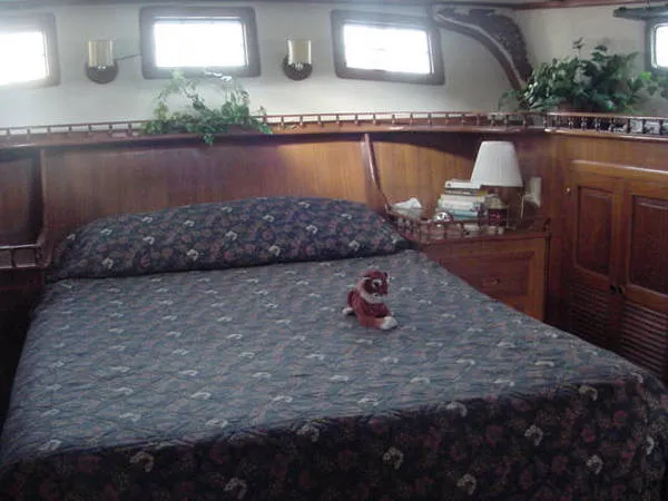 Slide: The Image of Island Trader MOTORSAILER 1980 - 8