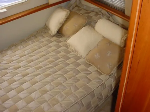 Slide: The Image of Silverton 352 Motor Yacht 2002 - 11