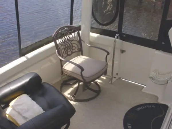 Slide: The Image of Silverton 352 Motor Yacht 2002 - 4