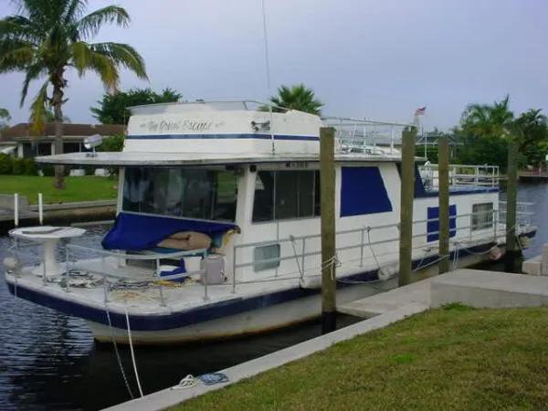 Slide: The Image of Gibson HOUSEBOAT 1979 - 3
