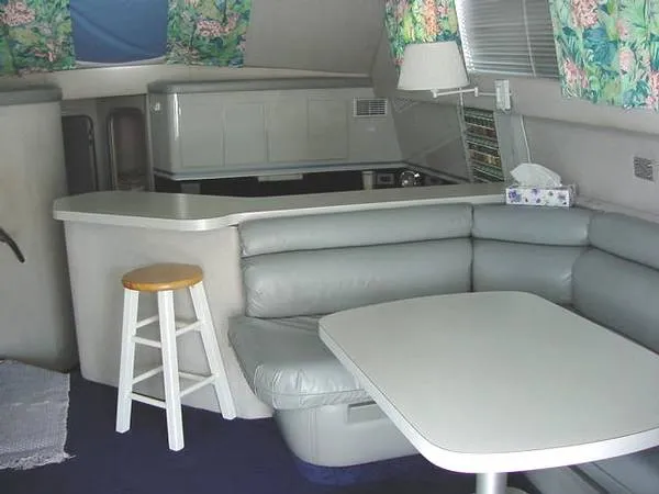 Slide: The Image of Sea Ray Convertible 1988 - 4
