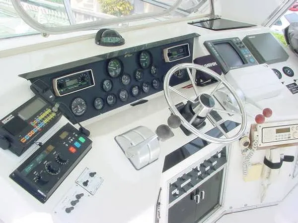 Slide: The Image of Sea Ray Convertible 1988 - 7