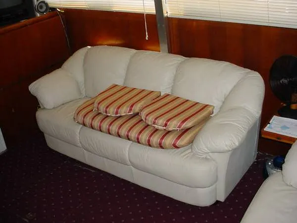 Slide: The Image of Chris-Craft Commander 1980 - 5