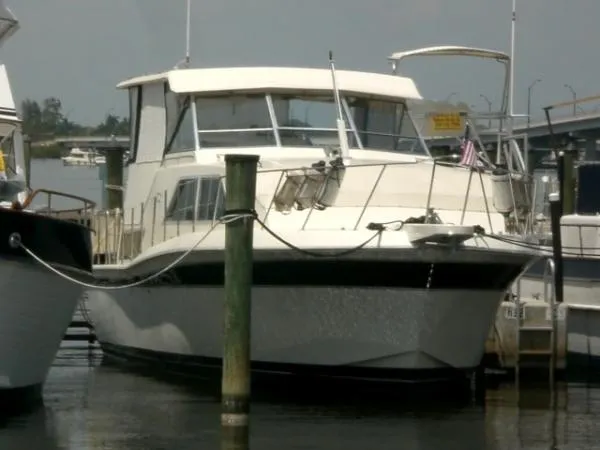 Slide: The Image of Chris-Craft 38 Catalina 1985 - 2
