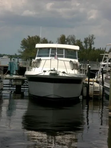 Slide: The Image of Chris-Craft 38 Catalina 1985 - 3