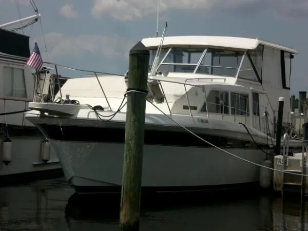 Slide: The Image of Chris-Craft 38 Catalina 1985 - 4