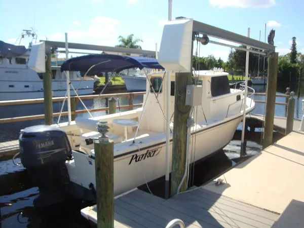 Slide: The Image of Parker Marine 2520 XL Sport Cabin 2005 - 1