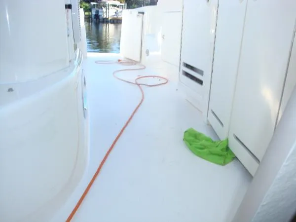 Slide: The Image of Parker Marine 2520 XL Sport Cabin 2005 - 8