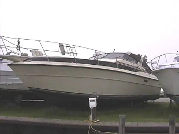 Slide: The Image of Sea Ray Express Cruiser 1981 - 0