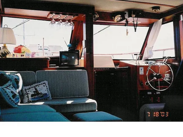 Slide: The Image of Californian 38 Motoryacht 1983 - 2