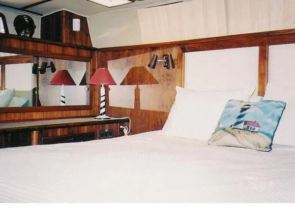 Slide: The Image of Californian 38 Motoryacht 1983 - 3