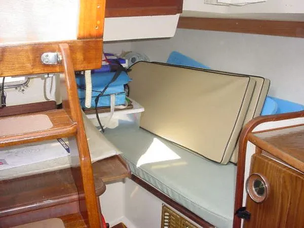 Slide: The Image of Hunter Sloop 1979 - 5