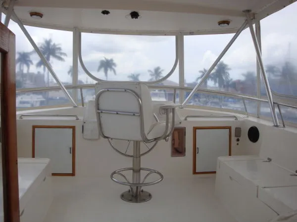 Slide: The Image of Marine Trader Tradewinds Sundeck 1988 - 2