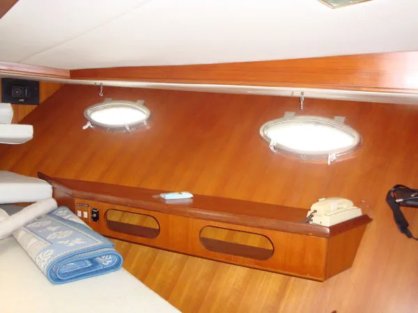 Slide: The Image of Marine Trader Tradewinds Sundeck 1988 - 4