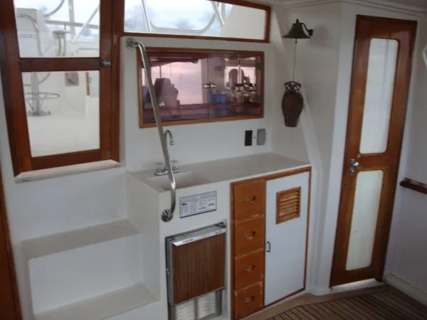Slide: The Image of Marine Trader Tradewinds Sundeck 1988 - 8