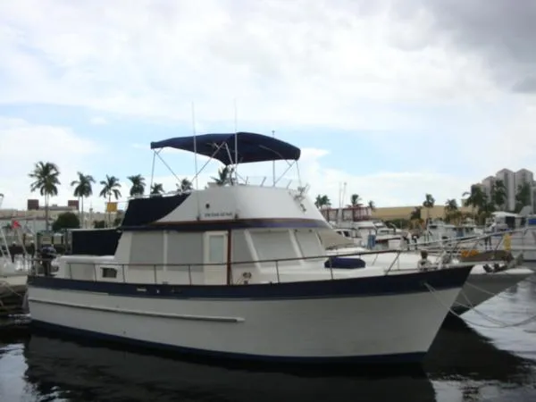 Slide: The Image of Marine Trader Double Cabin 1982 - 0