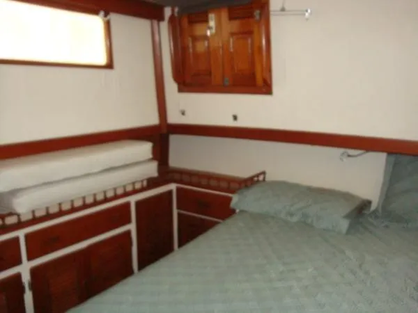 Slide: The Image of Marine Trader Double Cabin 1982 - 10
