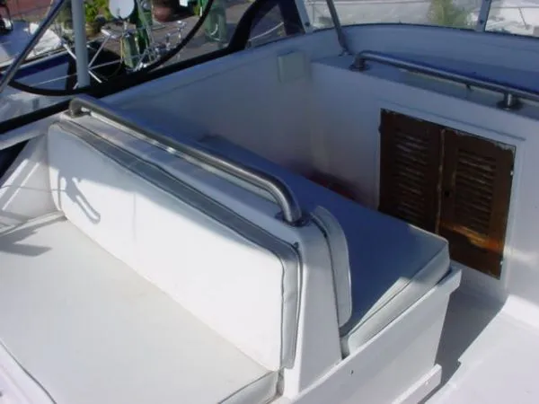 Slide: The Image of Marine Trader Double Cabin 1982 - 3