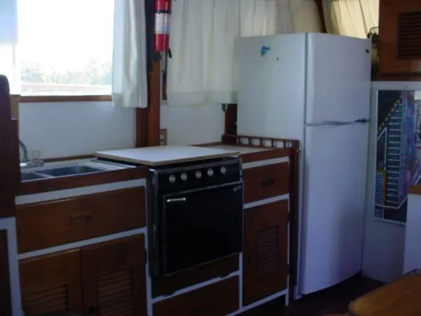 Slide: The Image of Marine Trader Double Cabin 1982 - 9