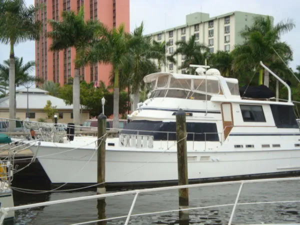 Slide: The Image of Gulfstar Motor Yacht 1987 - 0
