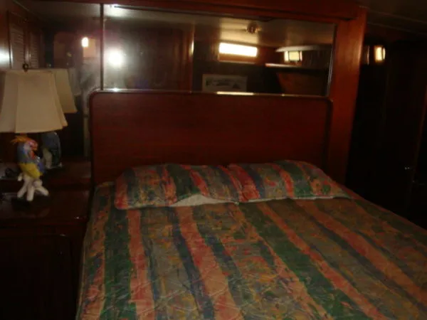 Slide: The Image of Gulfstar Motor Yacht 1987 - 6
