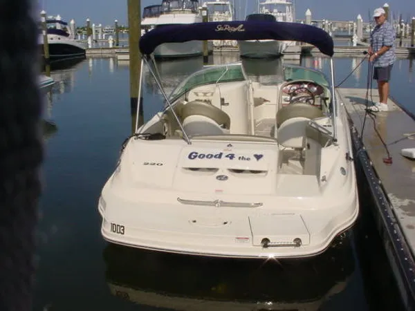 Slide: The Image of Sea Ray 220 Sundeck 2006 - 1