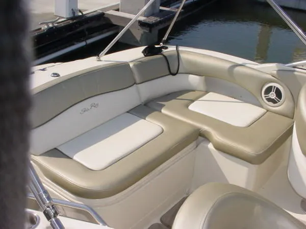 Slide: The Image of Sea Ray 220 Sundeck 2006 - 6