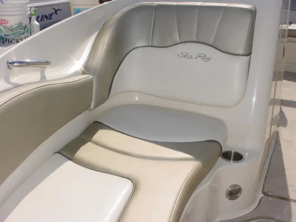 Slide: The Image of Sea Ray 220 Sundeck 2006 - 8