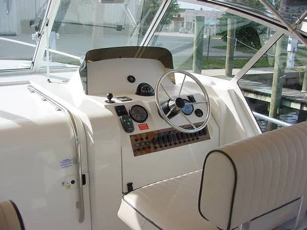 Slide: The Image of Mainship Pilot Express 2000 - 1