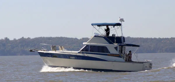 Slide: The Image of Chris-Craft Commander Sports Cruiser 1973 - 0