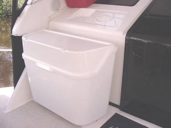 Slide: The Image of Bayliner 4087 Cockpit MY 1996 - 8