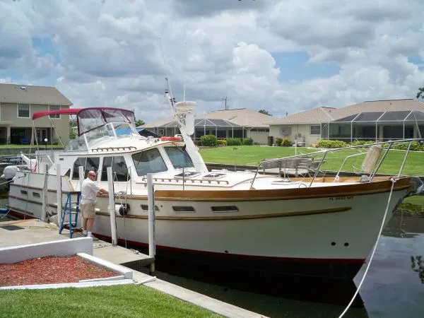 Slide: The Image of Covey Island Motorcruiser 1998 - 0